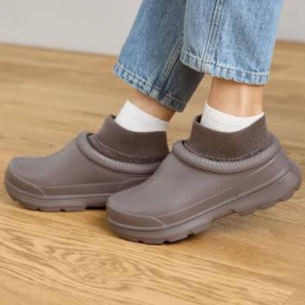 NWT UGG Tasman X Waterproof Clog (SOLD OUT COLOR)